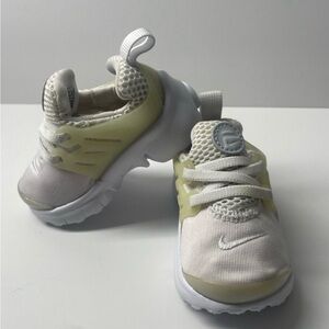 Nike Air Presto, Off-White/White, Size 5c